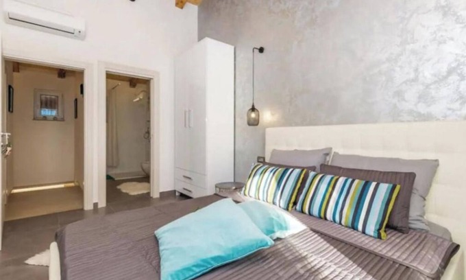 Obrs House | Charming 2-bedroom house in enchanting Mošćenička Draga with hot tub,WiFi, AC