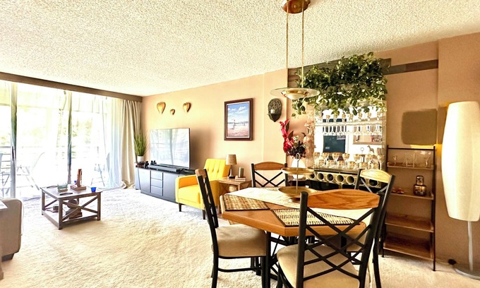 Lauderdale Lakes Apartment | Charming 2-bedroom apartment in peaceful Lauderdale Lakes with WiFi, AC