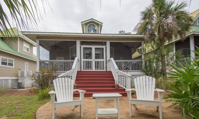 Saint Helena Island Cottage | Charming 2-Bed Cottage w/ golf cart & direct views of Ocean Creek Golf Course