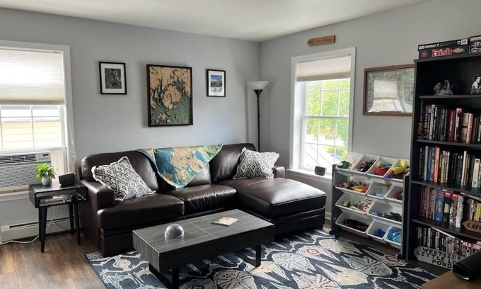Bar Harbor Apartment | Charming 2-bedroom apartment with WiFi, AC in downtown Bar Harbor