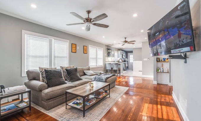 East Massapequa Apartment | Charming 2-bedroom apartment with WiFi, AC in lovely Massapequa