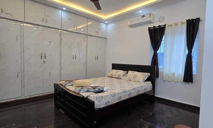 Tirupati Apartment | Charming 2-bedroom apartment with WiFi, AC in marvelous Tirupati DEVIKRUPA HOME