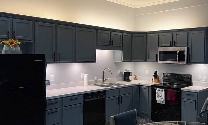 Hamilton Apartment | Charming 2-bedroom apartment just outside of Saugatuck in the peace of the woods