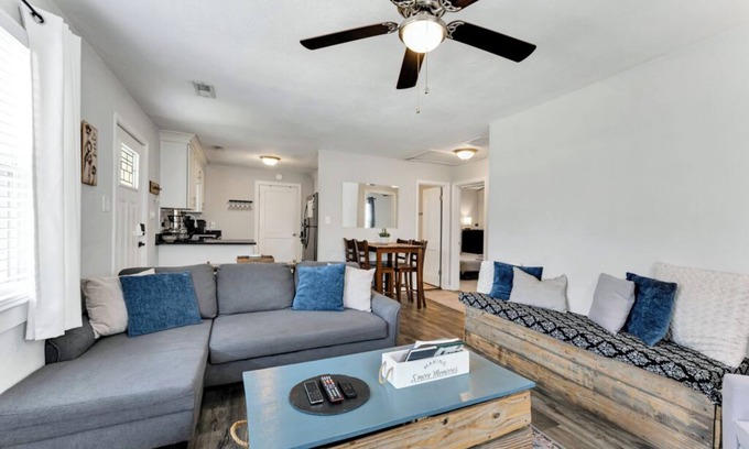 Bayview House | Charming 2-bedroom bungalow in marvelous Norfolk with AC 30 days +