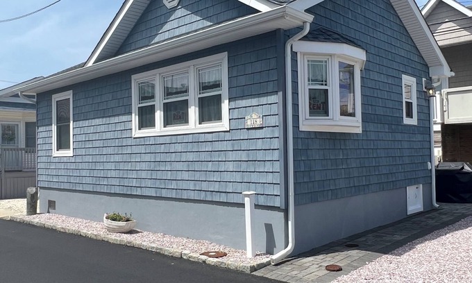 Ocean Beach III Cottage | Charming 2-bedroom cottage with WiFi, AC in Lavallette