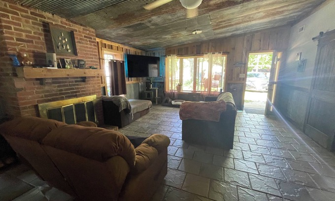 Mount Sterling Cabin | Charming 2-bedroom cabin on Gasconade river with AC, WiFi, and river access.