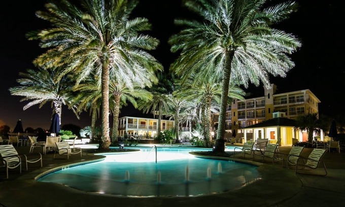 Galveston Condo | Charming 2-bedroom condo located on the Sunset Pool in Pointe West, Galveston.