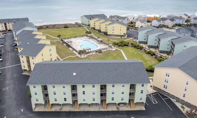 Surf City Condo | Charming 2-bedroom condo with fitness room, WiFi in awesome Surf City