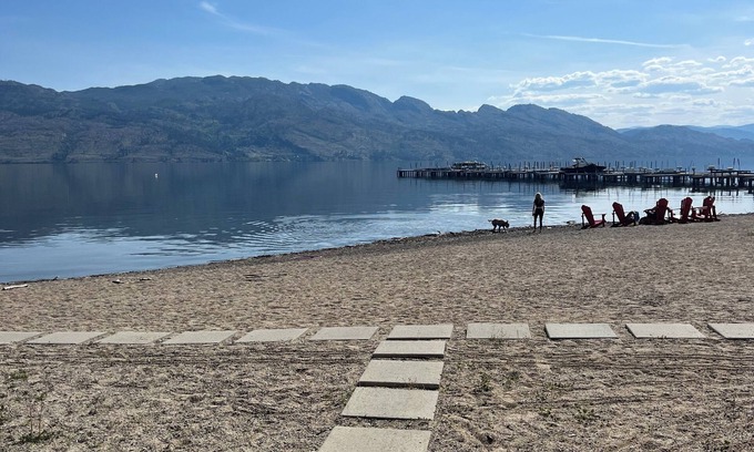 Central Okanagan Condo | Charming 2-bedroom condo on the lake in West Kelowna with access to a boat lift.