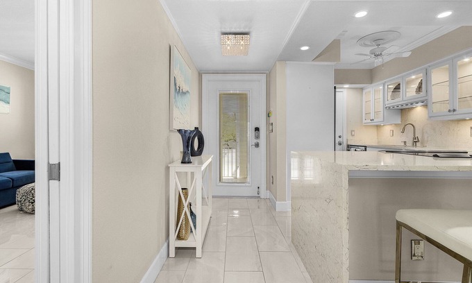 Coquina Sands Condo | Charming 2-bedroom Condo Across from the Beach in Naples, FL