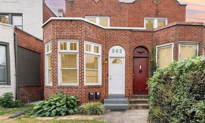 Harrisburg - Hershey House | Charming 2-bedroom home w/WiFi, AC, pet friendly close to Farm Show in Uptown