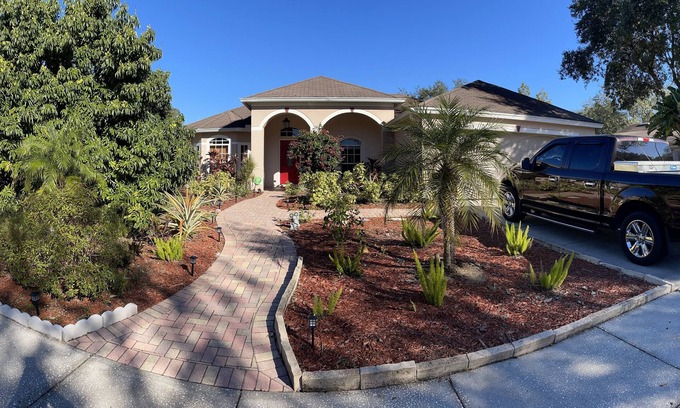 Greater Northdale House | Charming 2-bedroom house in welcoming Tampa with AC
