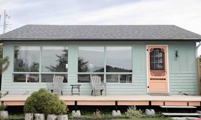 Sainte-Anne-de-Kent House | Charming 2-bedroom Riverfront paradise