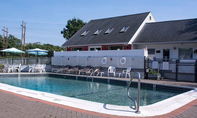 East Falmouth Resort | Charming 2-bedroom resort with AC, WiFi in tranquil Falmouth