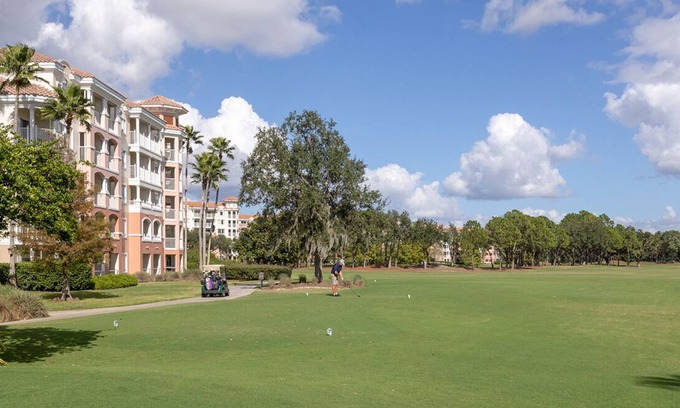 Williamsburg Resort | Charming 2-bedroom resort in enchanting Orlando with fitness room, AC