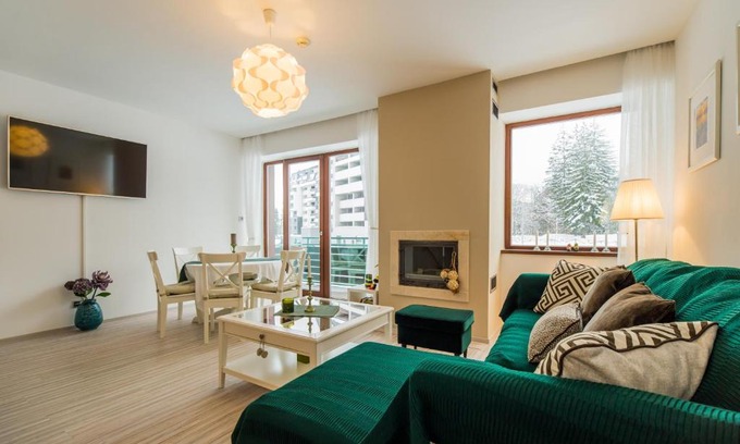 Poiana Brasov Apartment | Charming 2-Bedroom, Silver Mountain, A Building