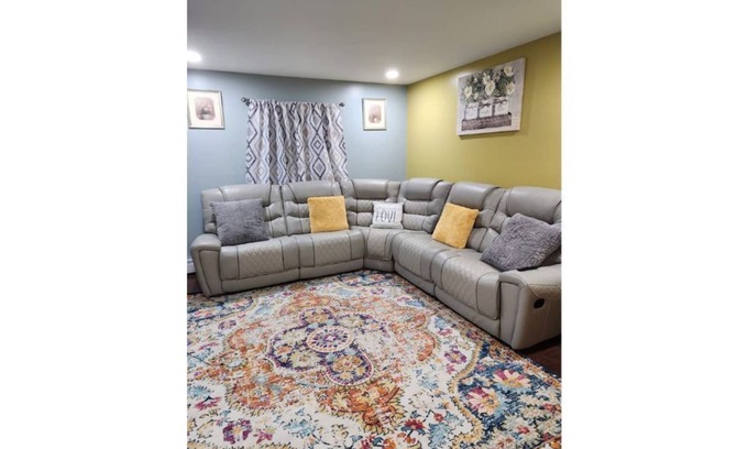West Babylon House | Charming 2 Bedroom Home Away From Home Apartment