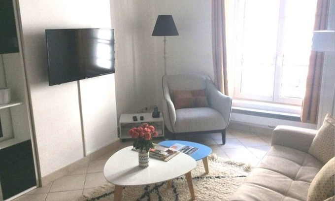 Enfants-Rouges Apartment | Charming 2 BR Historic Le Marais-60% off monthly!