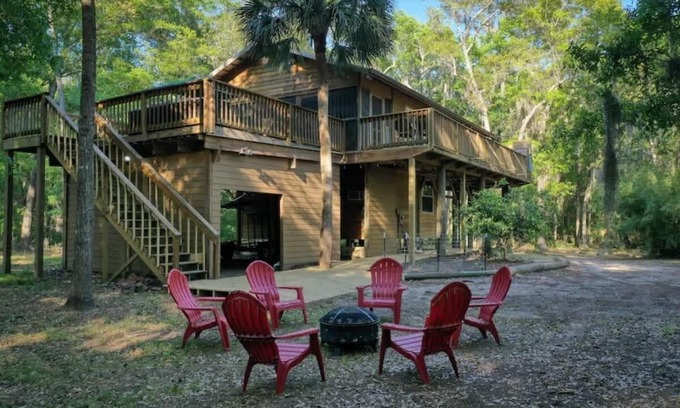 Melrose on the Beach House | Charming 2 BR House in Daufuskie Island