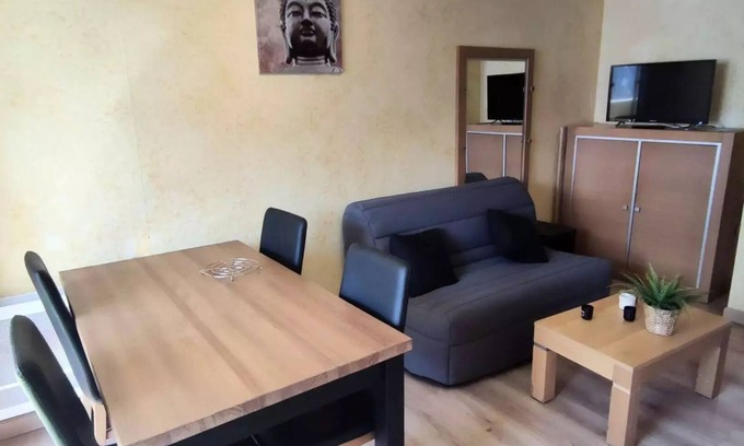 Isola Apartment | Charming 2-room apartment, bright and ideally located