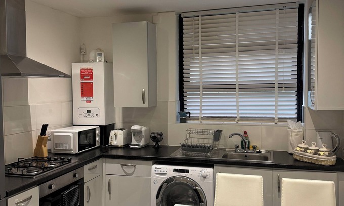 Bromley South Apartment | Charming 2BD Flat Excellent Location