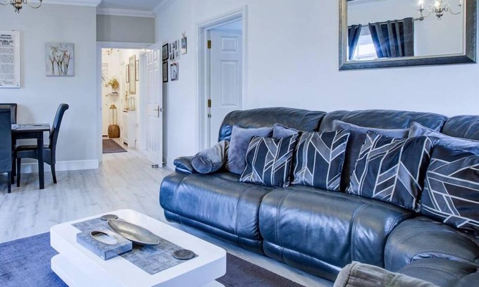 Waltham Abbey Condo | Charming 2BR Flat in the Heart of Waltham Abbey