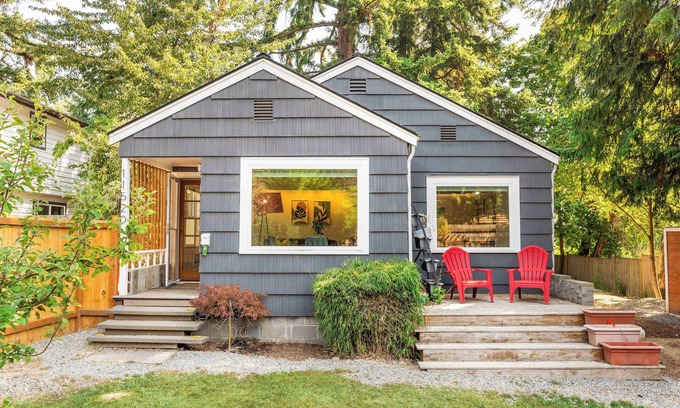 Northgate House | Charming 2BR Roosevelt Bungalow w, Quiet Yard