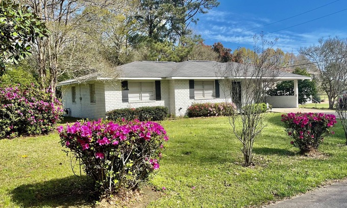 St. Francisville House | Charming 3-bedroom house in the heart of Saint Francisville La.