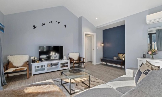 Lake Hayes Apartment | Charming 3-bedroom apartment with AC, WiFi in delightful Lake Hayes Estate