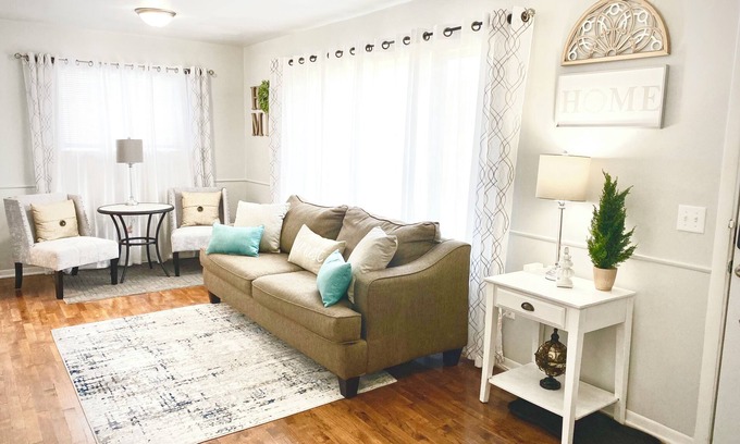 Saginaw House | Charming 3-bed retreat perfect for family, friends, or romantic getaways. 48603