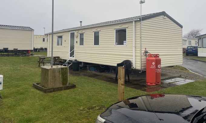Porthcawl Apartment | Charming 3-Bed Static Caravan in Porthcawl