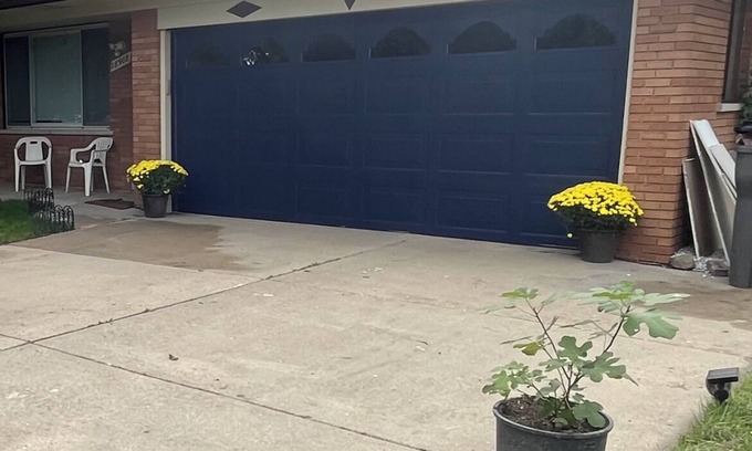 Clinton Township House | Charming 3-bedroom house with WiFi, AC in serene Clinton Township