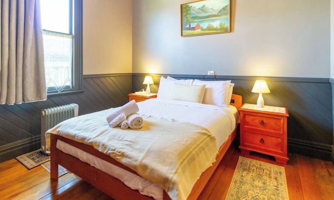 Christchurch House | Charming 3-Bedroom Retreat