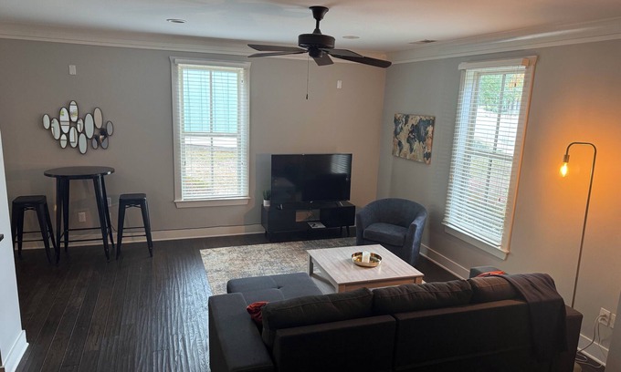 Pickwood House | Charming 3-bedroom/3 bath townhome with WiFi in Auburn. Near campus!