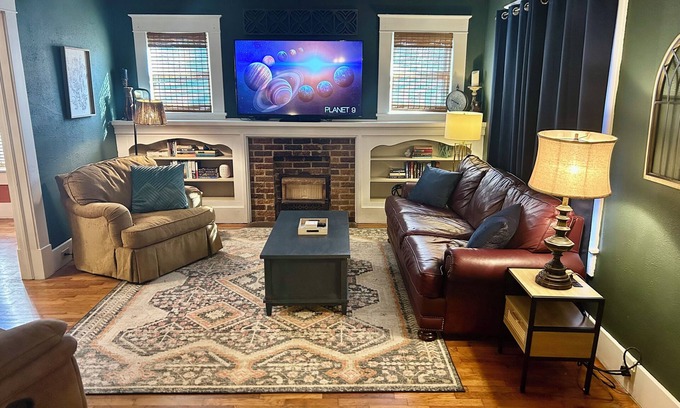 Fort Smith House | Charming 3-bedroom bungalow in delightful Fort Smith with WiFi, AC