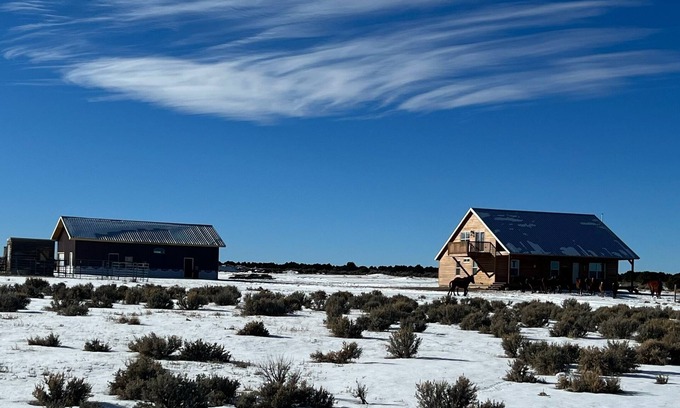 San Luis Cabin | Charming 3-bedroom cabin in wonderful Wild Horse Mesa