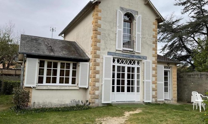 Jullouville Cottage | Charming 3-Bedroom House near the Beach with Private Garden, WiFi, and Modern Amenities