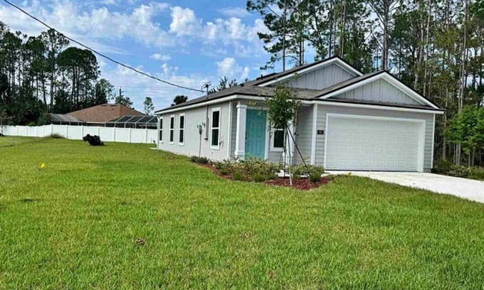 Palm Coast House | Charming 3-bedroom house with WiFi, AC in terrific Palm Coast
