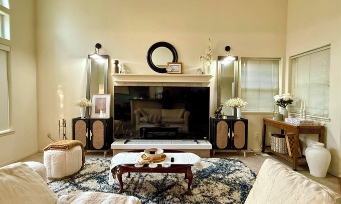 Abbott Loop House | Charming 3-bedroom house; minutes from Alaska Zoo