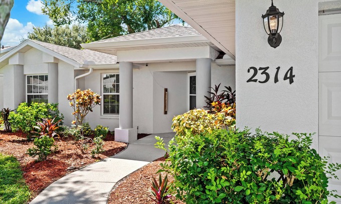 Trailer Estates House | Charming 3-bedroom house in Bradenton Had been remodeled almost everything new.
