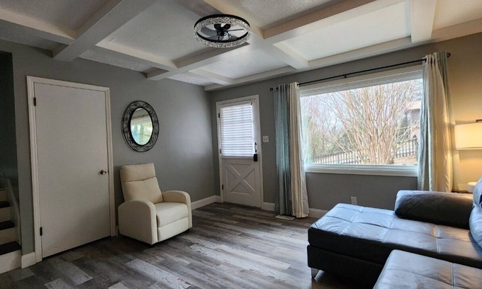 Knoxville House | Charming 3-bedroom house with AC and WiFi in amazing Fointain City