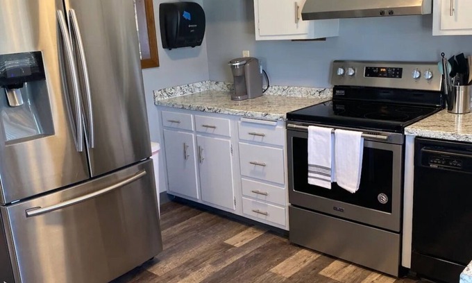 Waterbury House | Charming 3-bedroom house in Waterbury with WiFi, AC