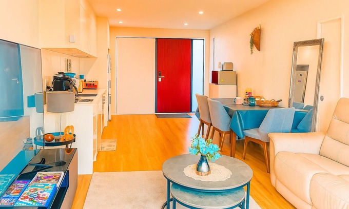 Auckland House | Charming 3-bedroom house with fitness room, WiFi in vibrant Auckland