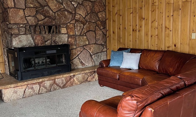 Gardiner House | Charming 3-bedroom house with WiFi, AC in awesome Gardiner near Yellowstone.