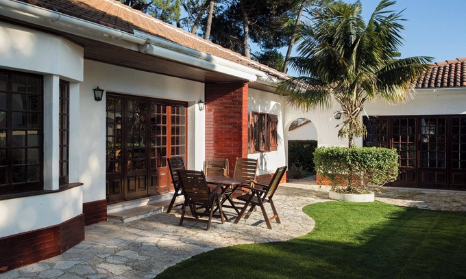 Banzao Apartment | Charming 3-Bedroom House with Annex, BBQ and Terrace