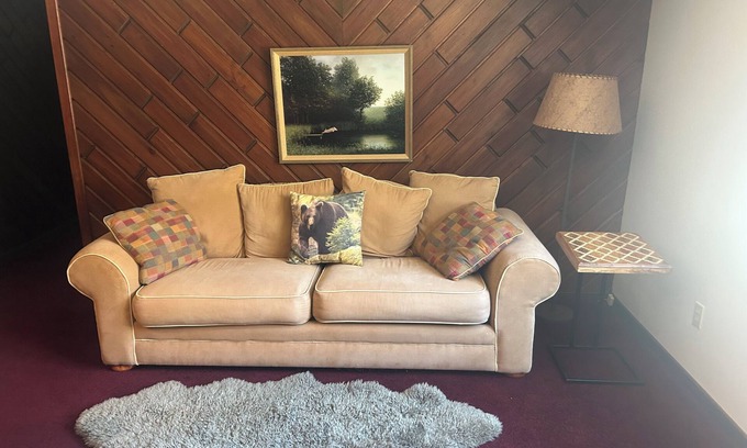 New Denmark House | Charming 3-bedroom house in tranquil Denmark located 20 min from Packer stadium