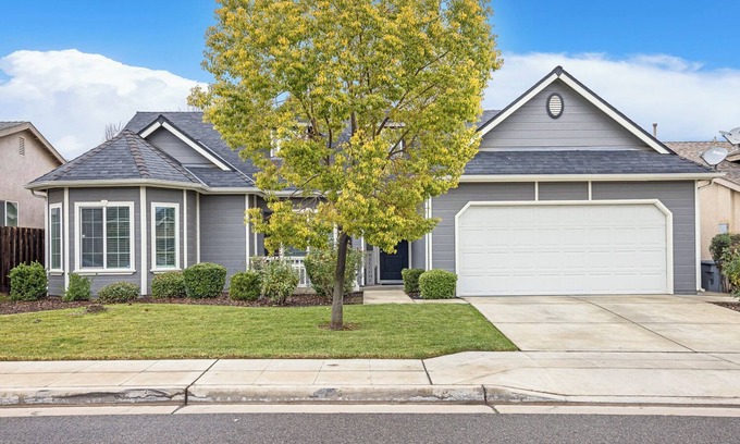 Fresno House | Charming 3-bedroom house in lovely Fresno with WiFi, AC