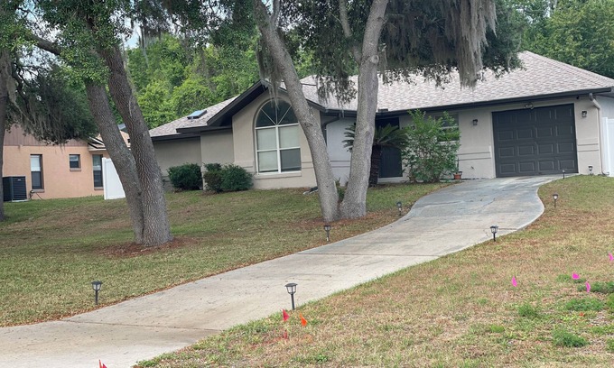 Ocala House | Charming 3-bedroom house with WiFi and AC in serene Ocala