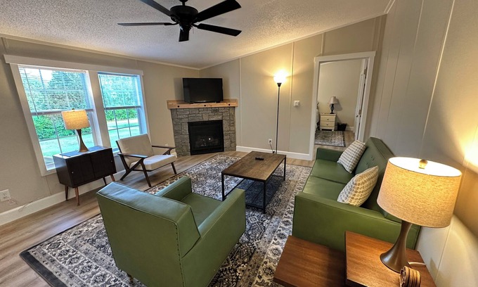 Warren House | Charming 3-bedroom house in Warren – Minutes from Midcoast Maine Adventures