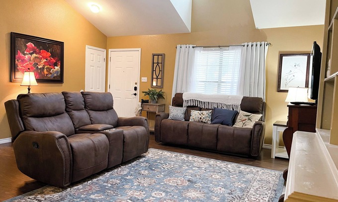 Salado House | Charming 3-bedroom townhome with AC, WiFi in beautiful Salado, Texas.